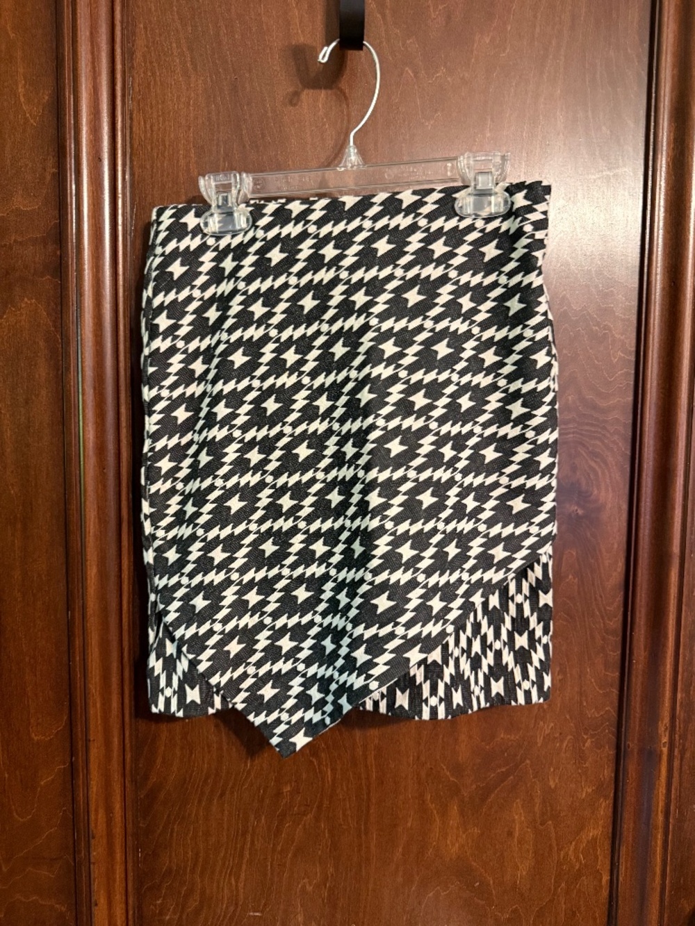 H and M skirt with cute hemline